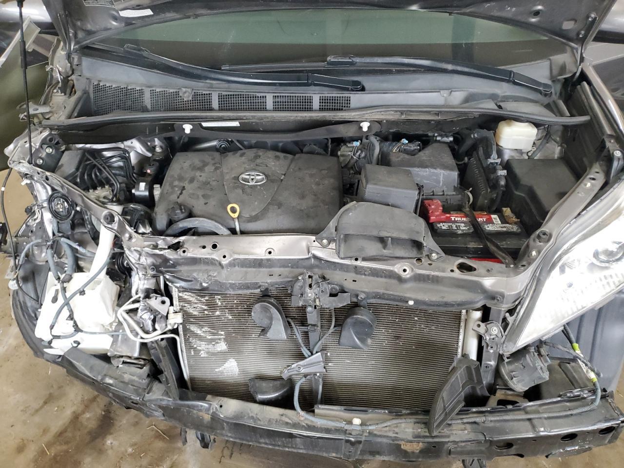 2017 TOYOTA SIENNA