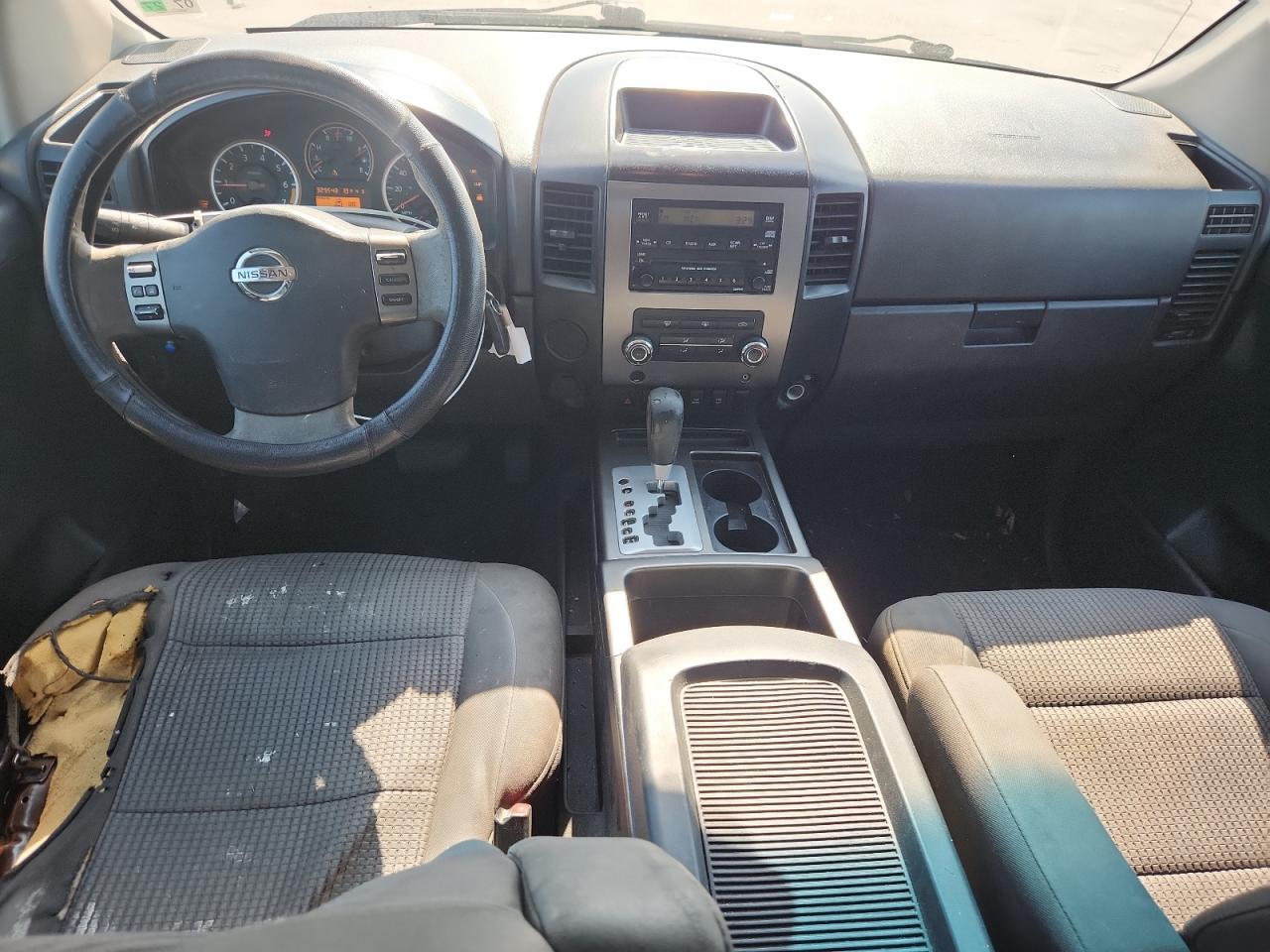 2011 NISSAN Titan