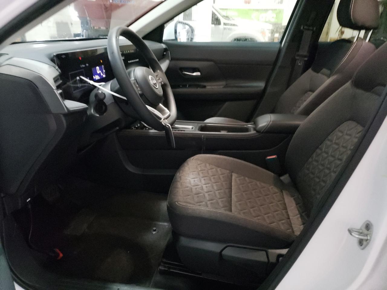 2025 NISSAN KICKS
