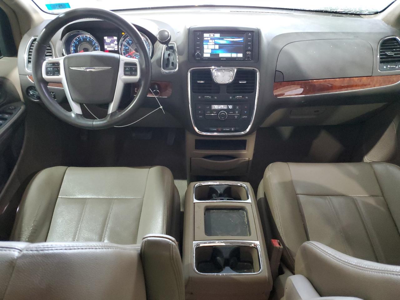 2014 CHRYSLER Town & Cou