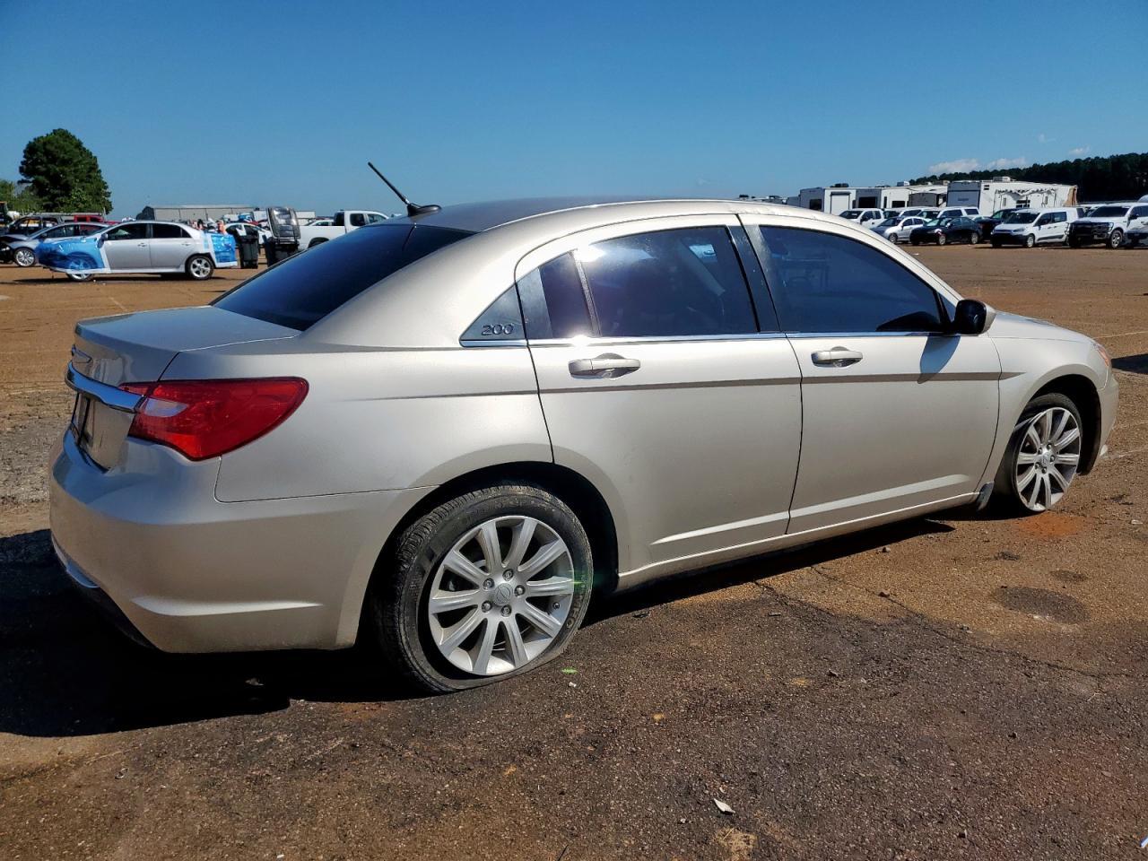 2014 CHRYSLER 200