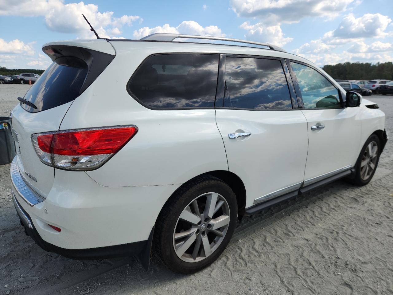 2015 NISSAN PATHFINDER