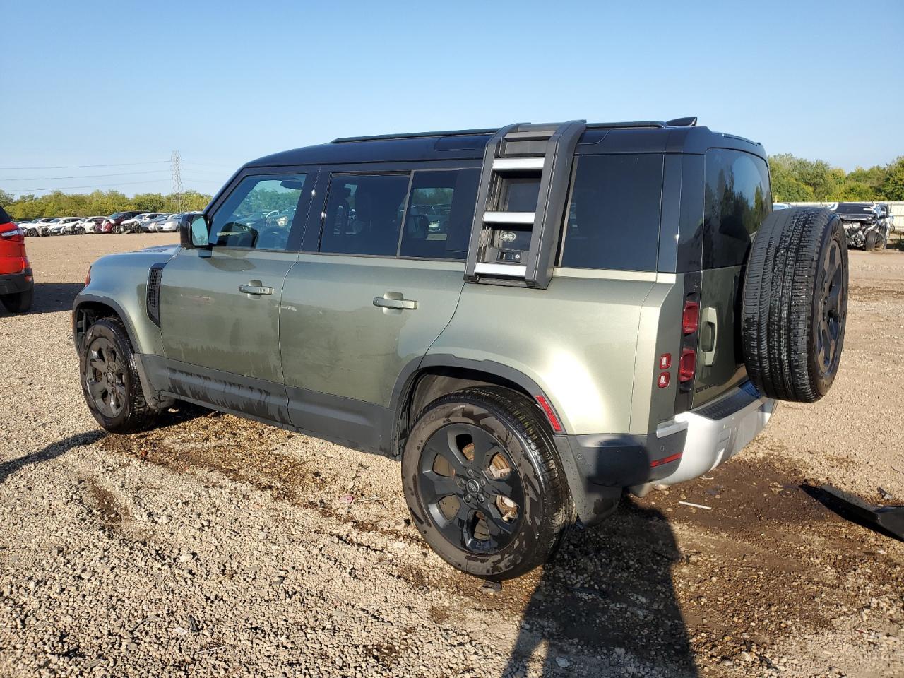 2024 LAND ROVER Defender