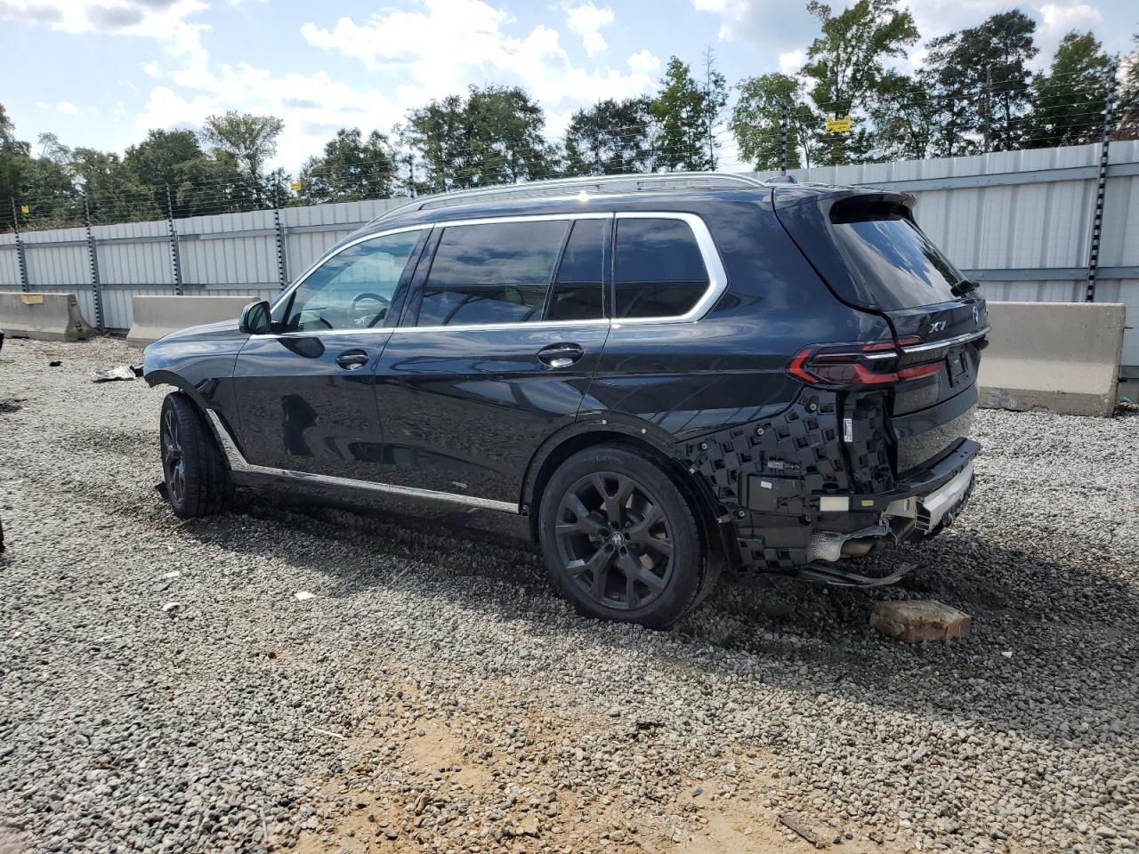 2023 BMW X7