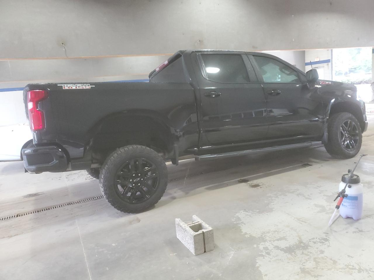 2023 CHEVROLET Silverado