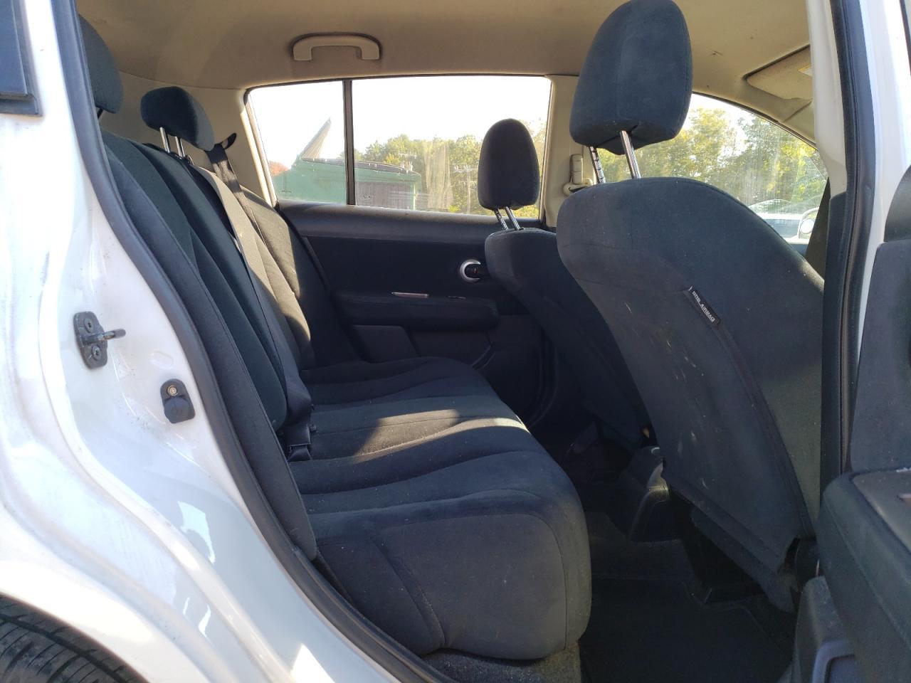 2010 NISSAN VERSA