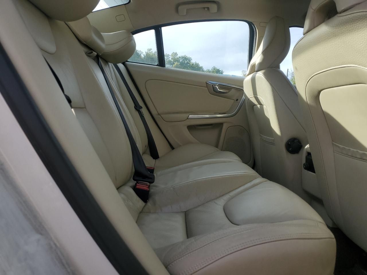 2014 VOLVO S60