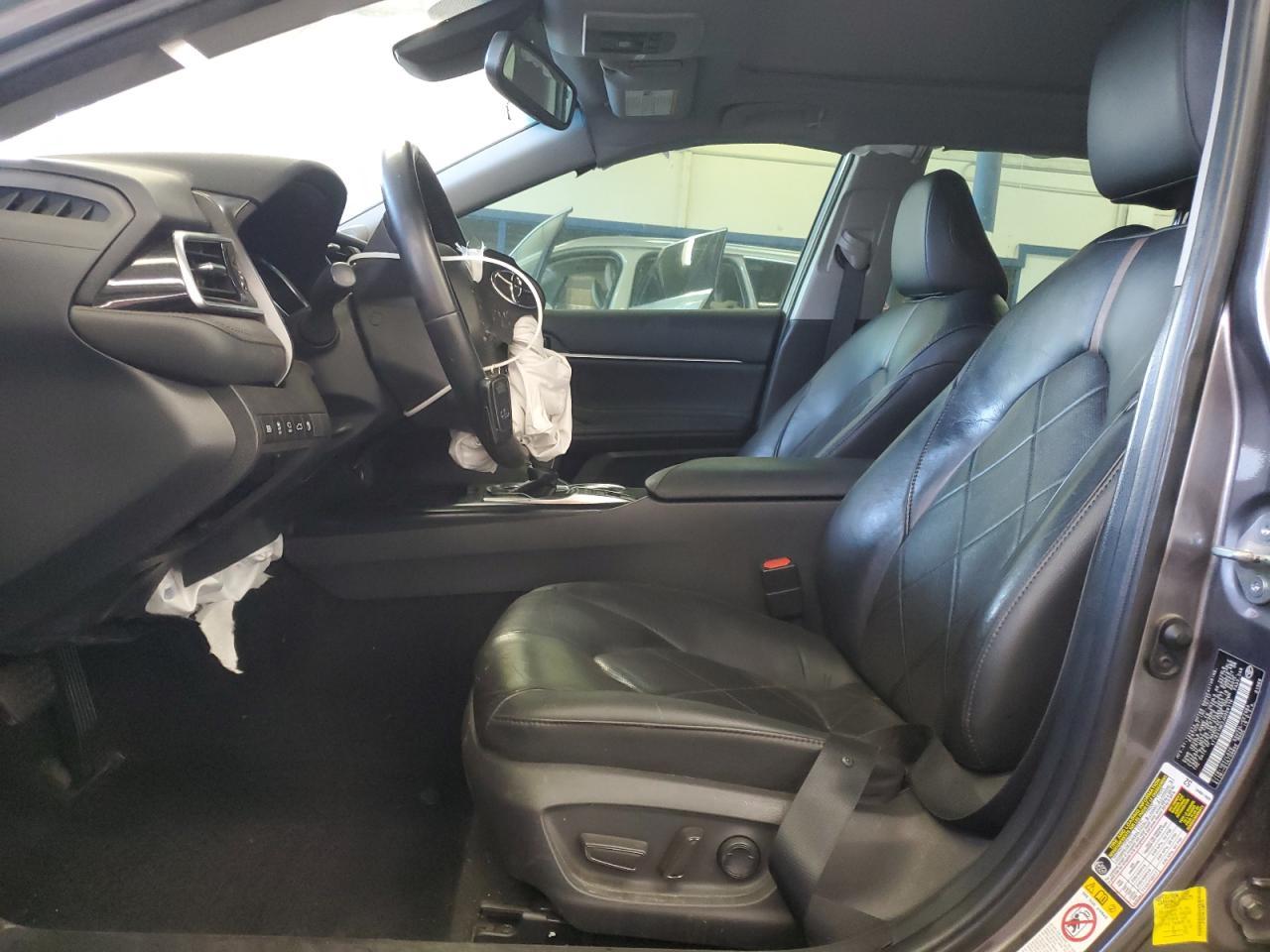 2018 TOYOTA CAMRY