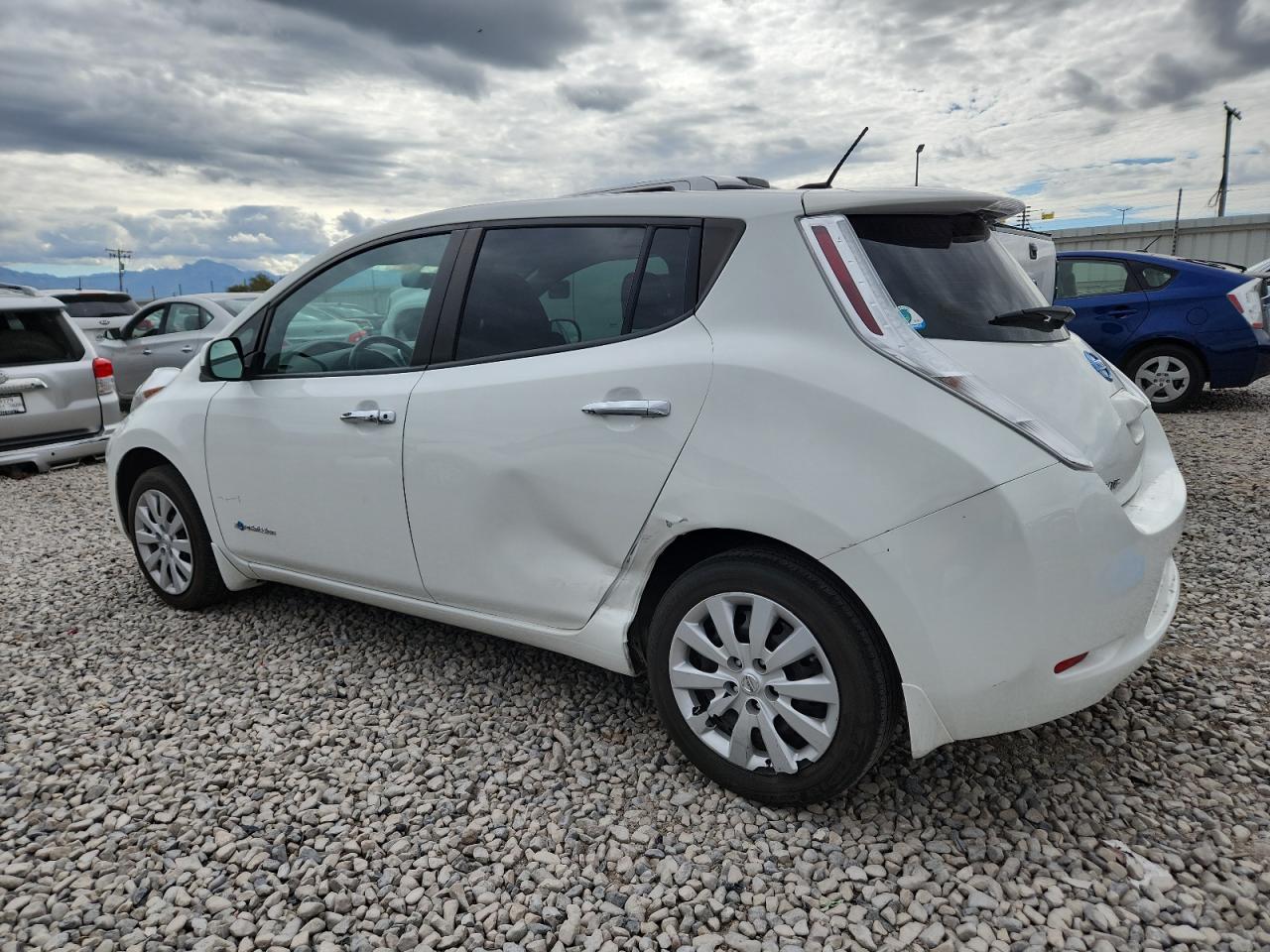 2015 NISSAN LEAF