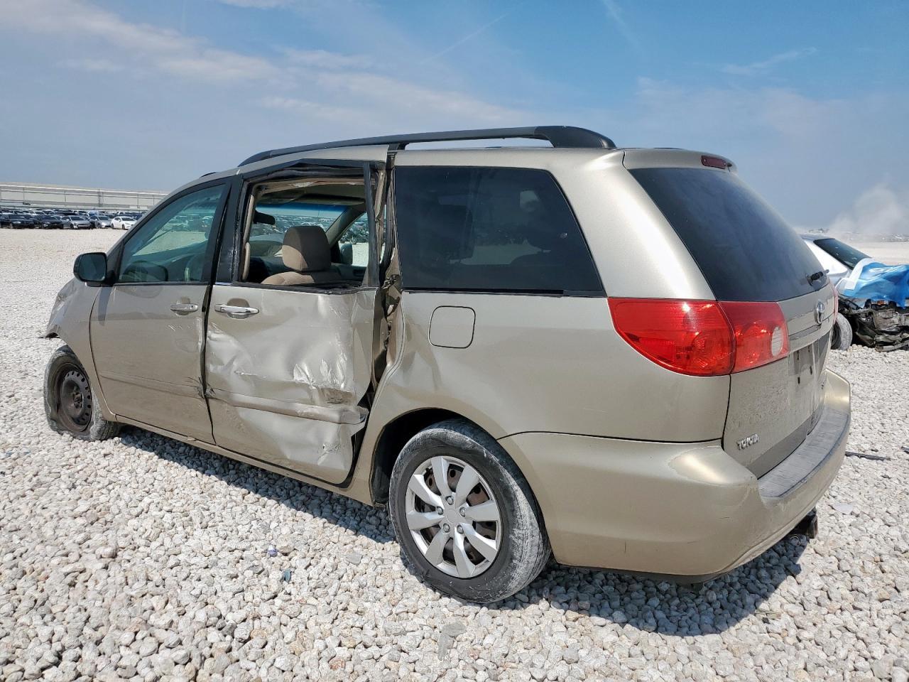 2009 TOYOTA SIENNA