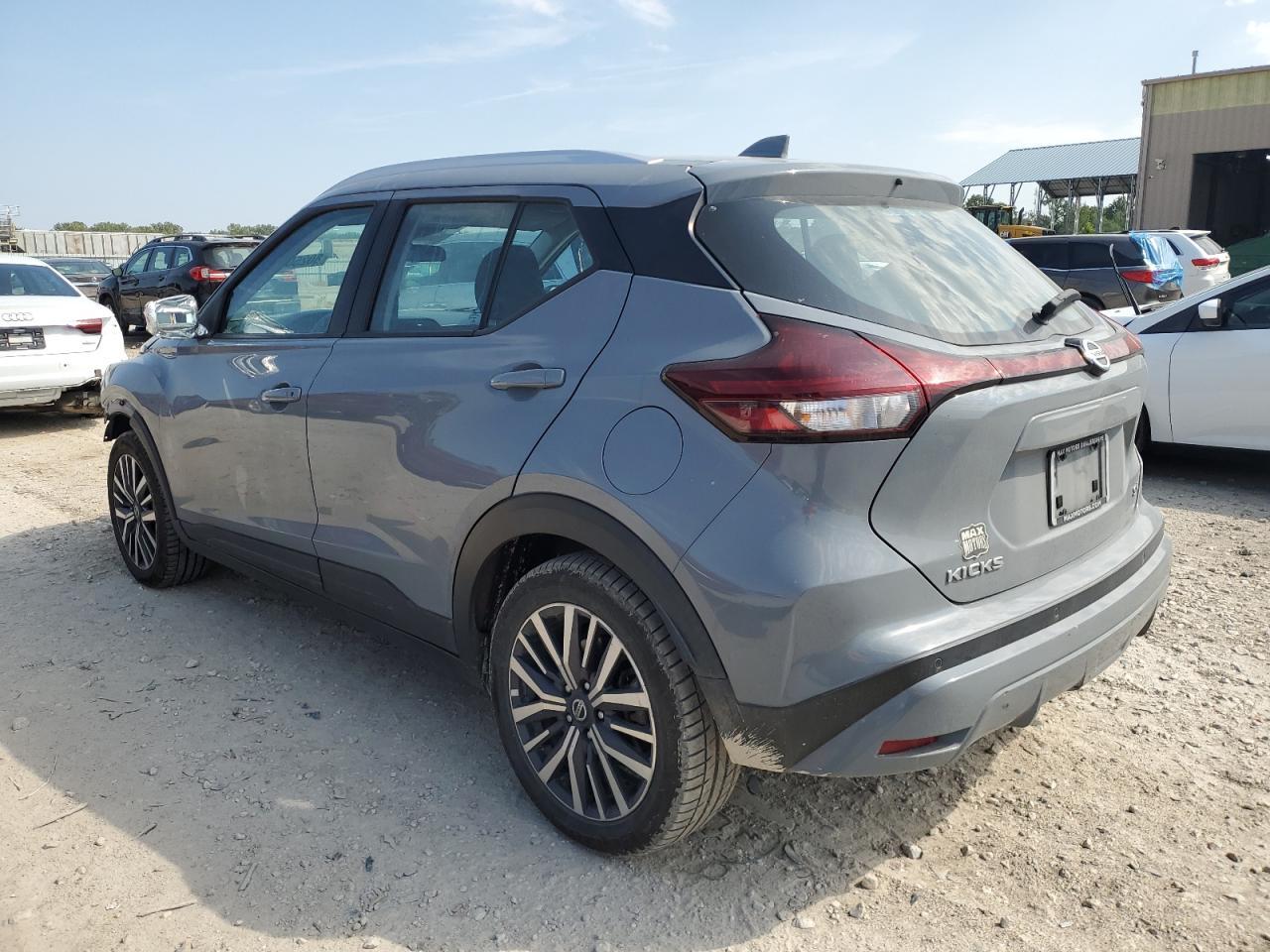2021 NISSAN KICKS