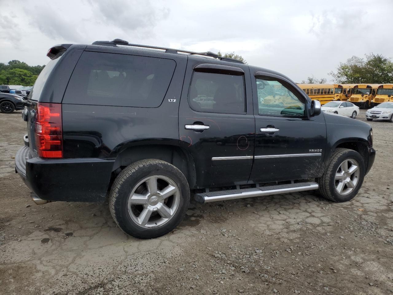 2011 CHEVROLET Tahoe