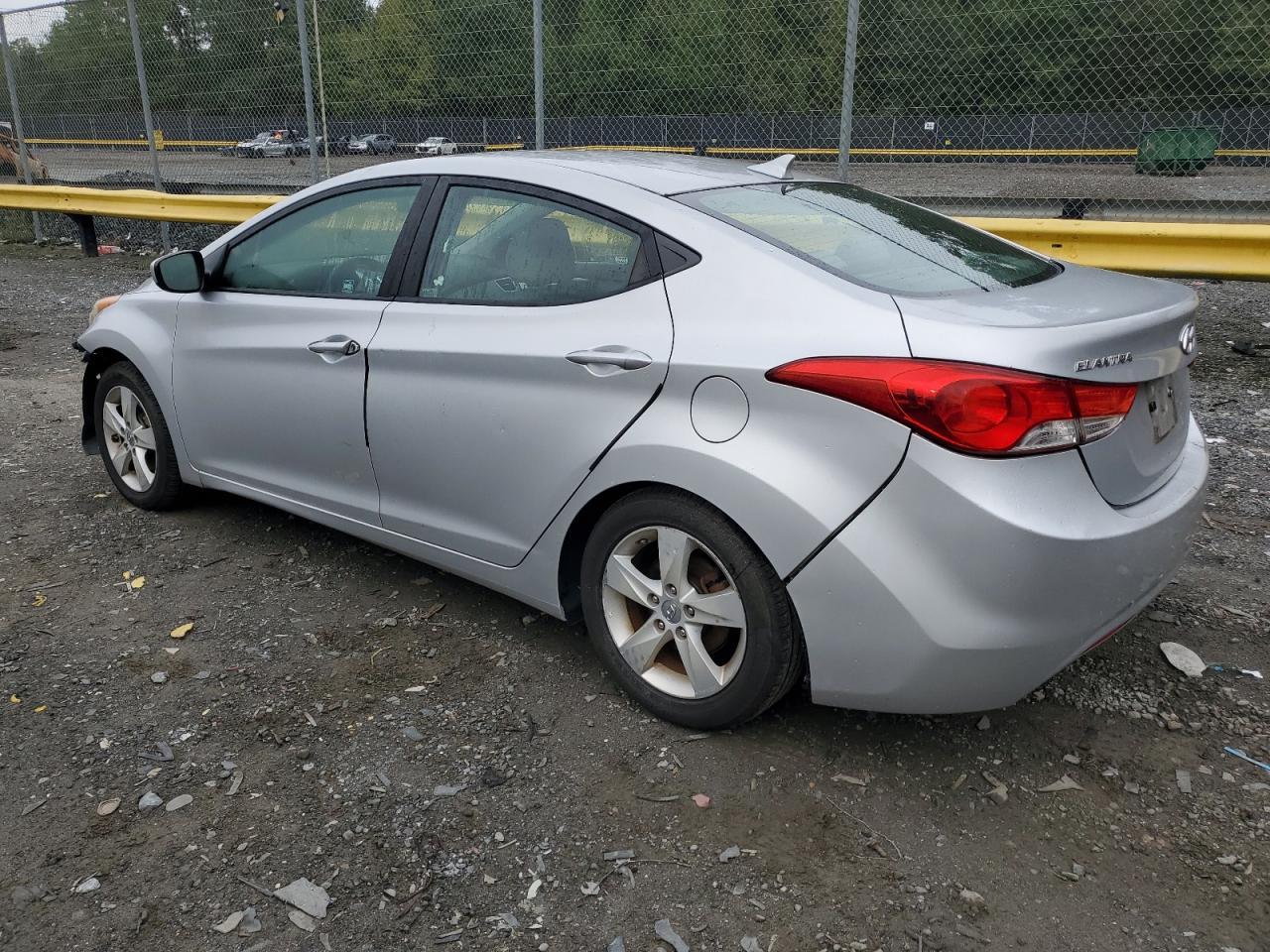 2012 HYUNDAI ELANTRA