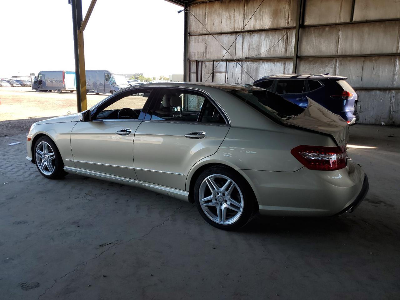 2013 MERCEDES-BENZ E-Class