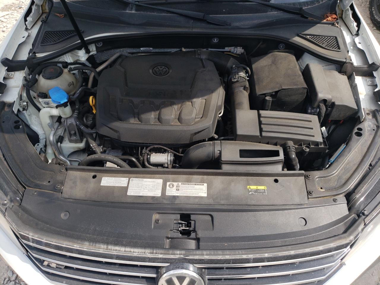 2018 VOLKSWAGEN Passat