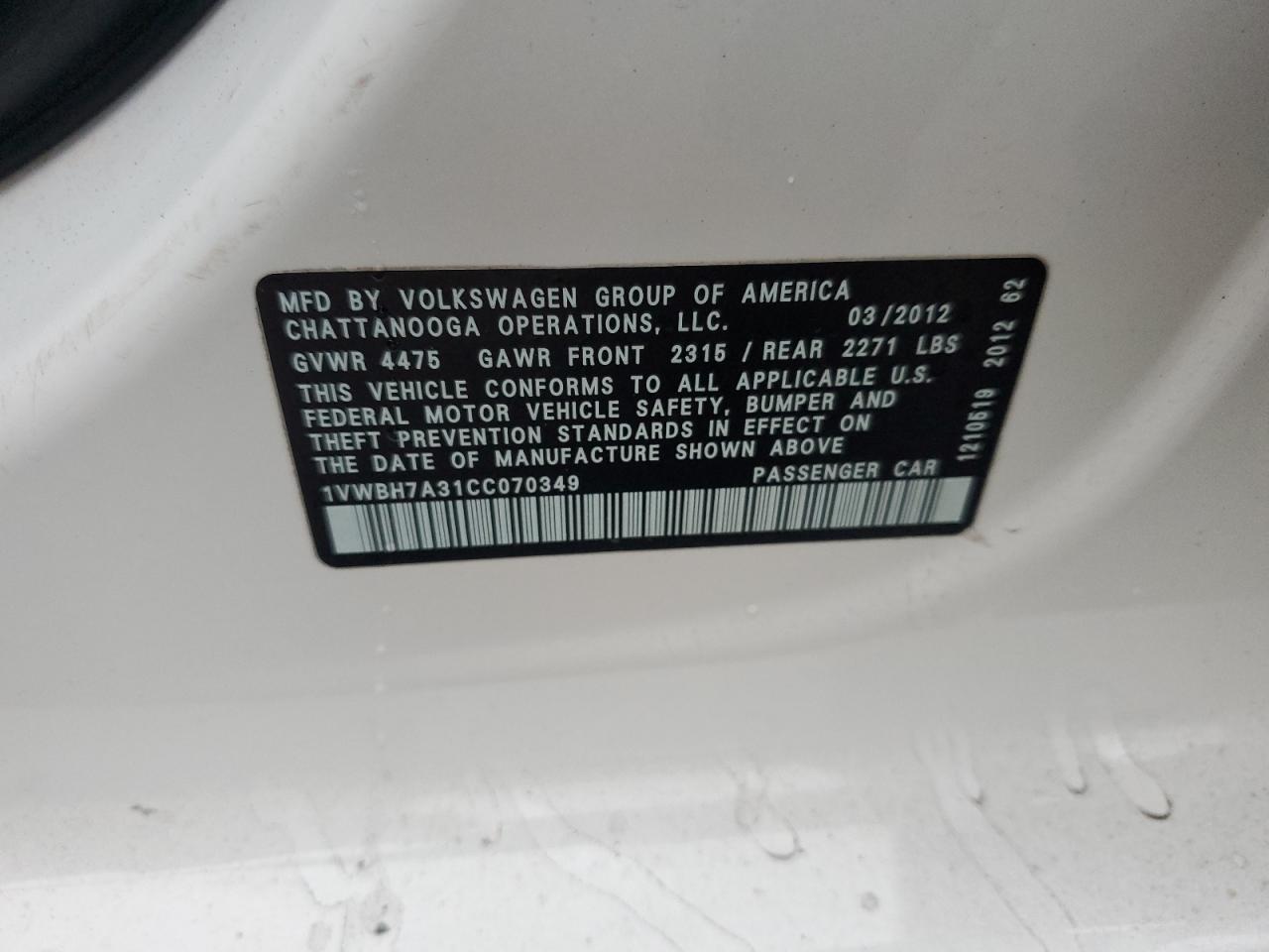 2012 VOLKSWAGEN Passat