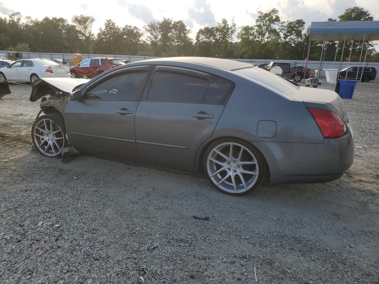 2004 NISSAN Maxima