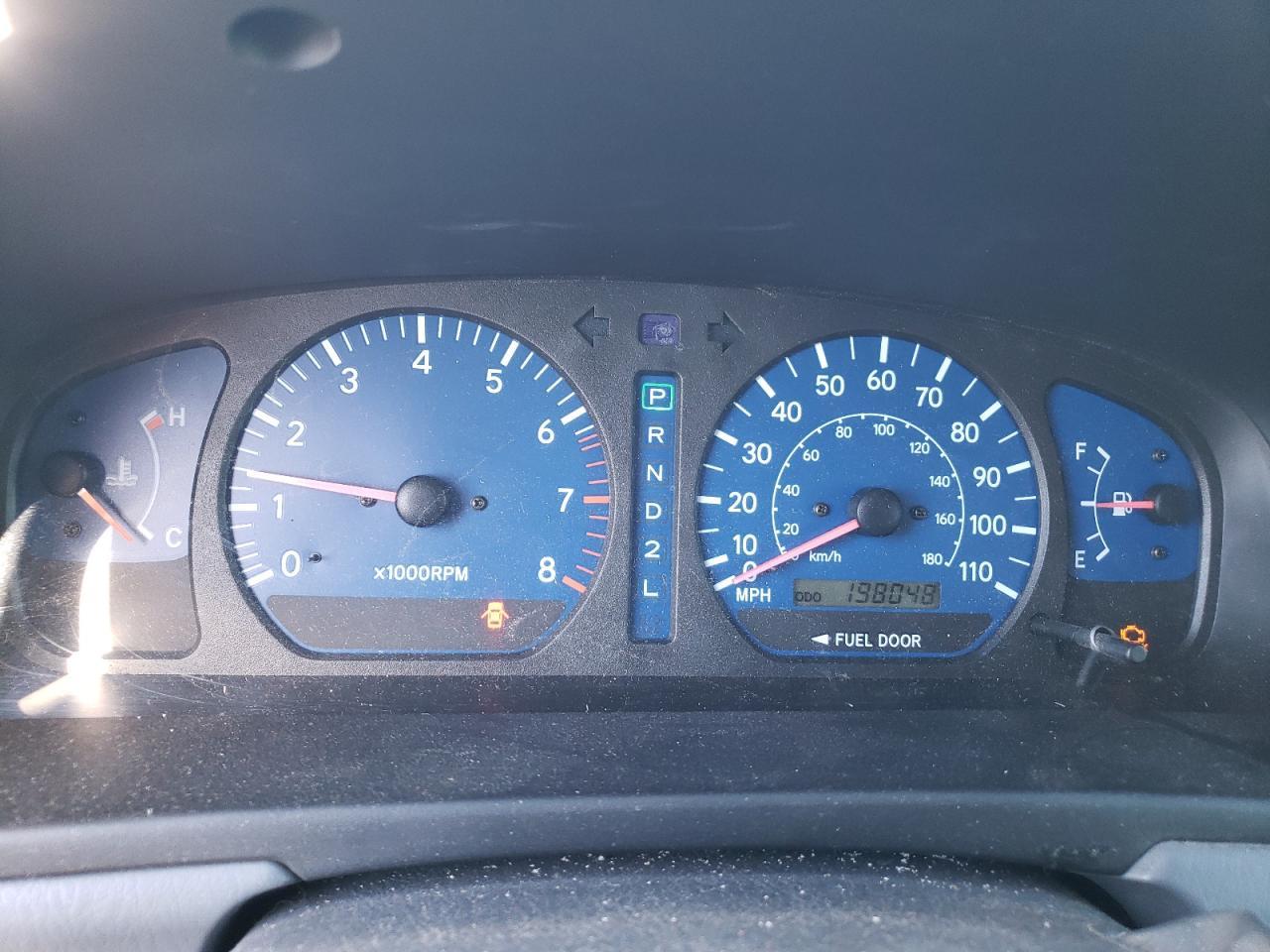 2002 TOYOTA SIENNA