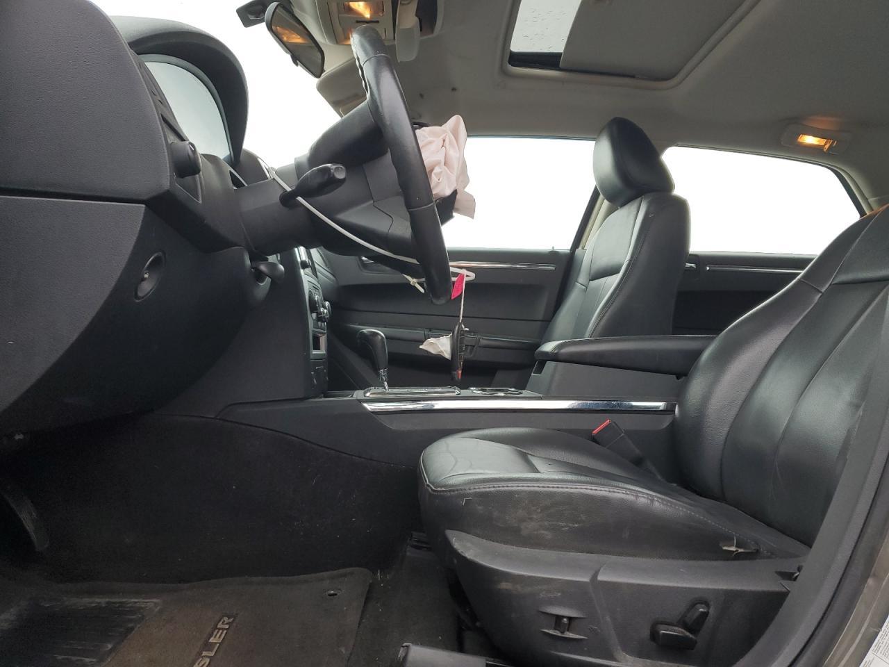 2010 CHRYSLER 300