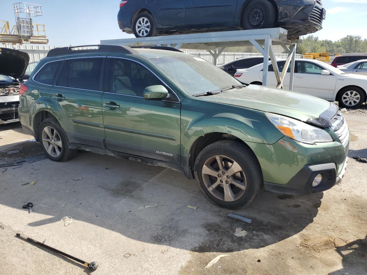 2013 SUBARU Outback