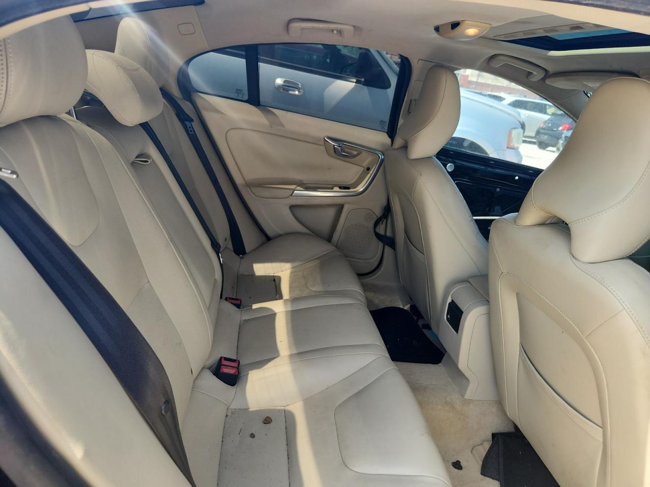 2015 VOLVO S60