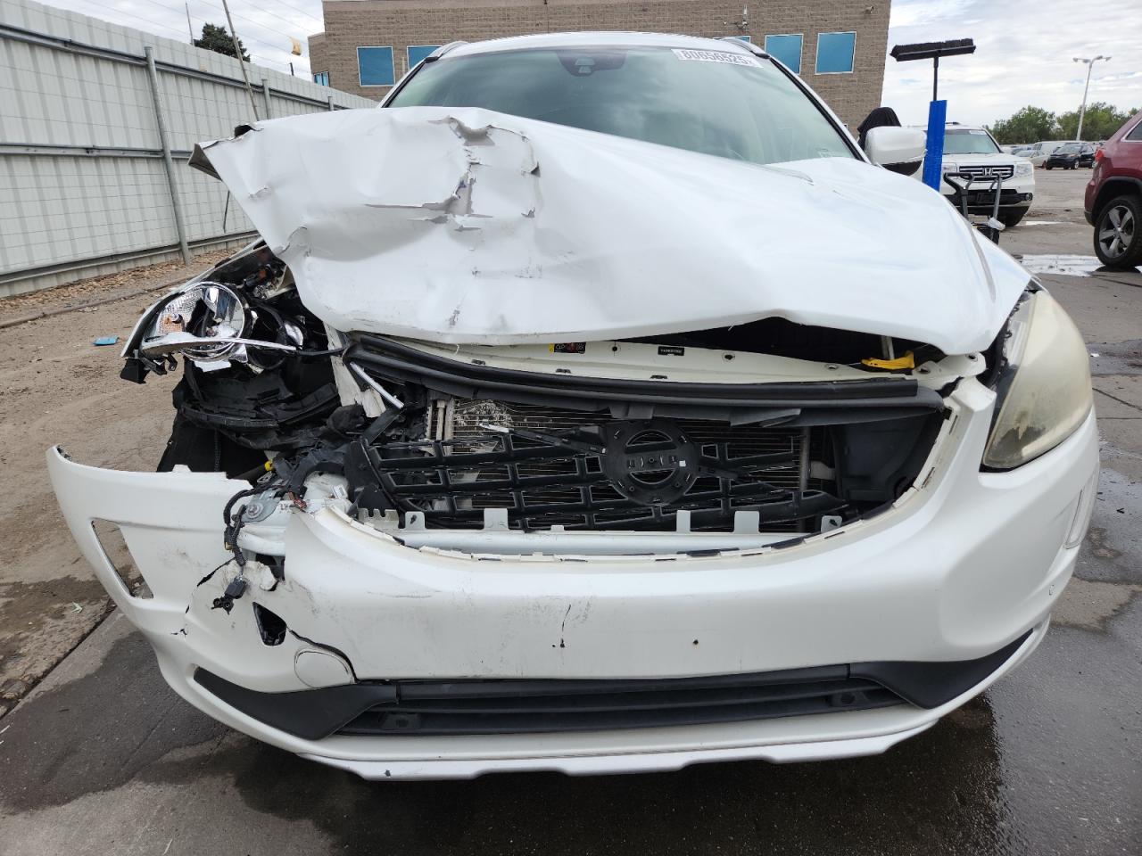 2015 VOLVO XC60