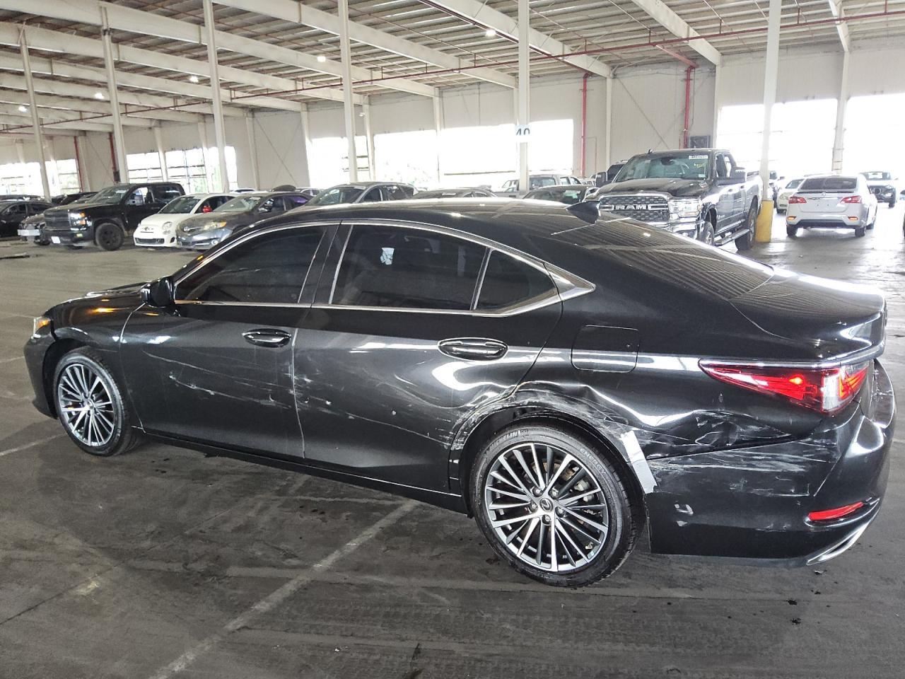 2023 LEXUS Es