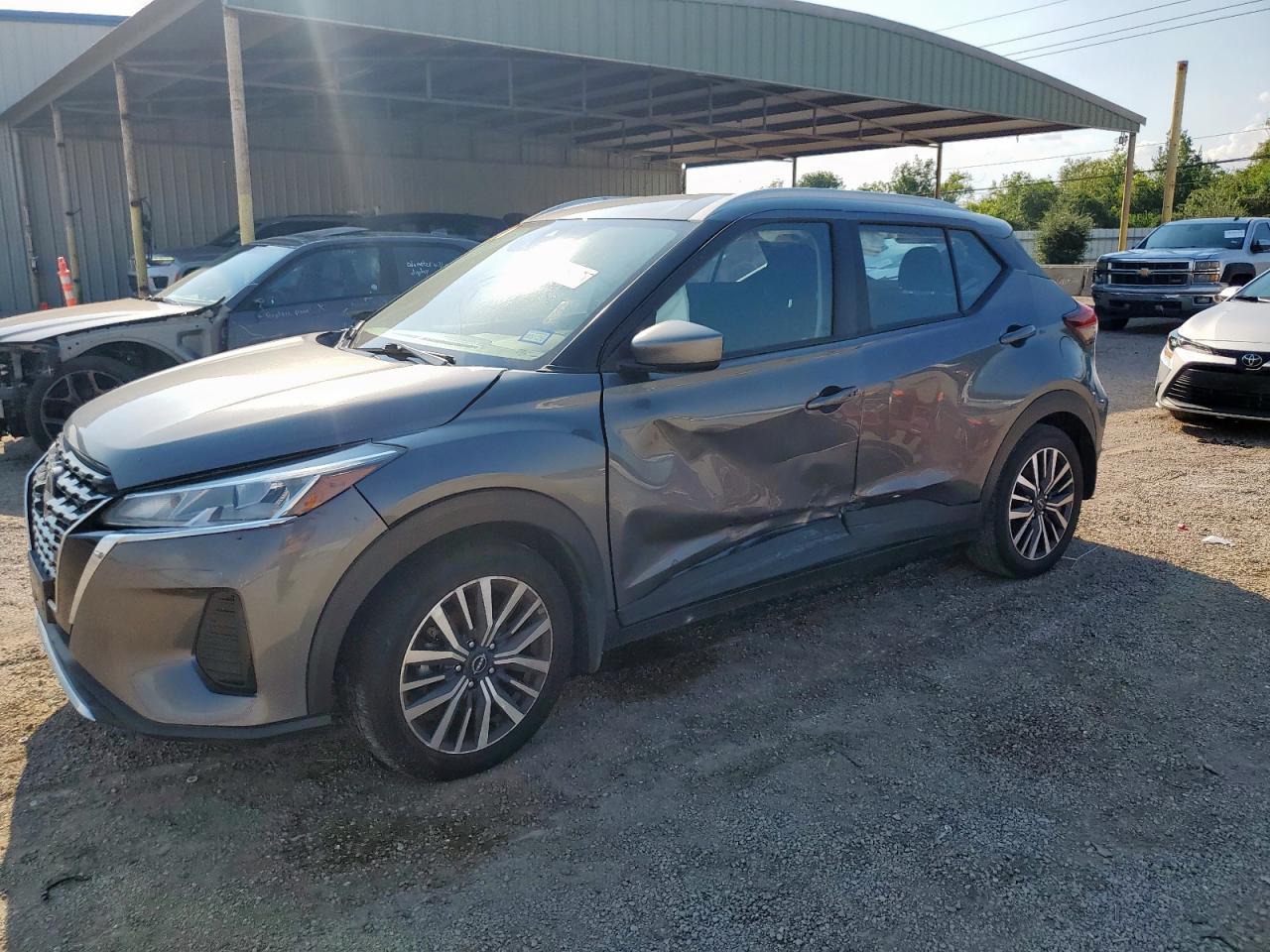 2023 NISSAN KICKS