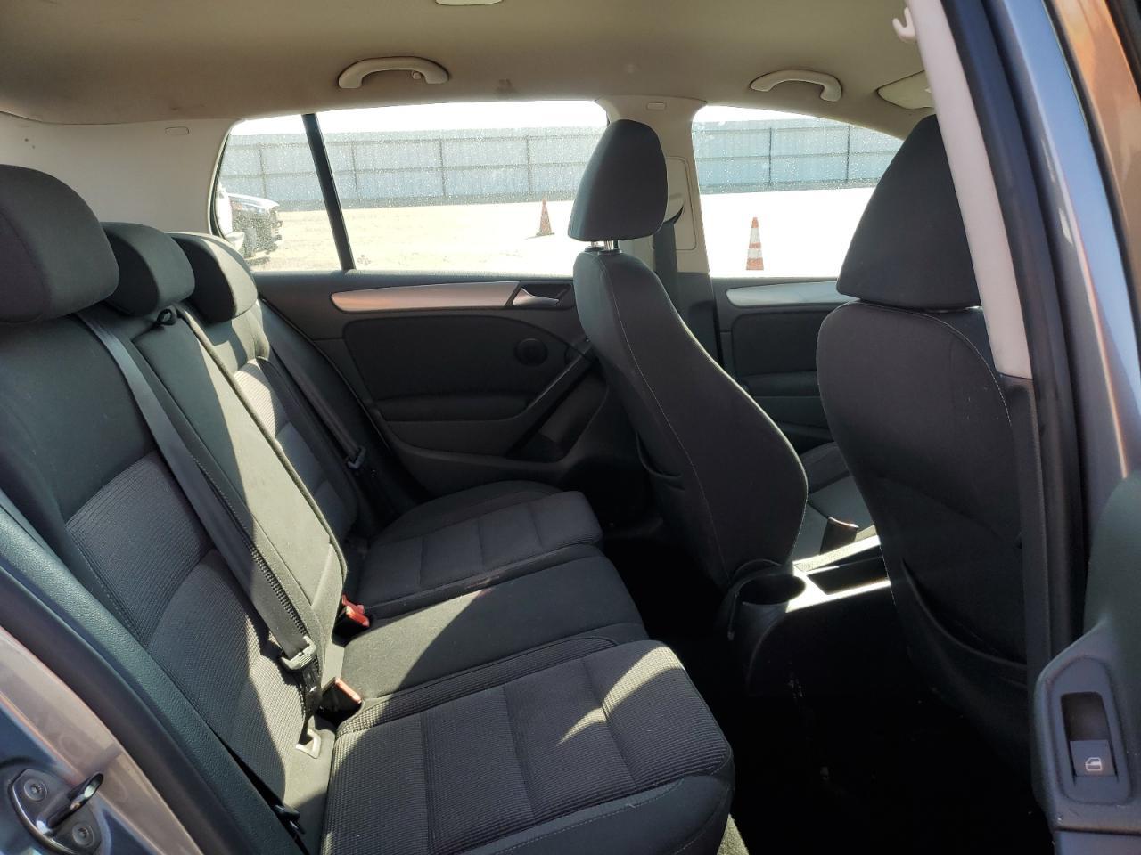 2010 VOLKSWAGEN GOLF