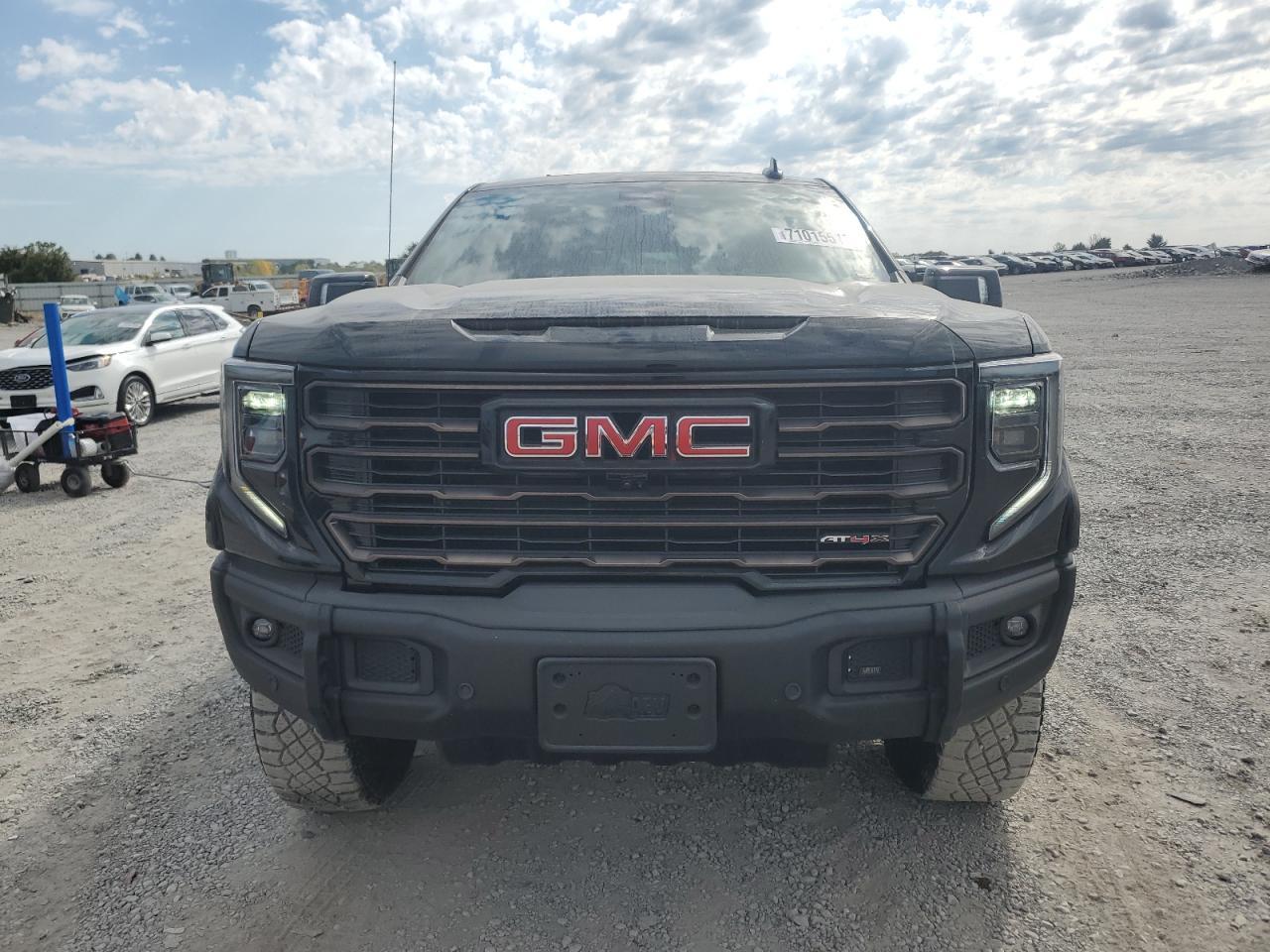 2024 GMC Sierra