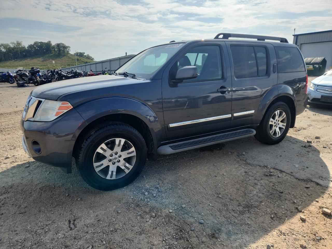 2011 NISSAN PATHFINDER