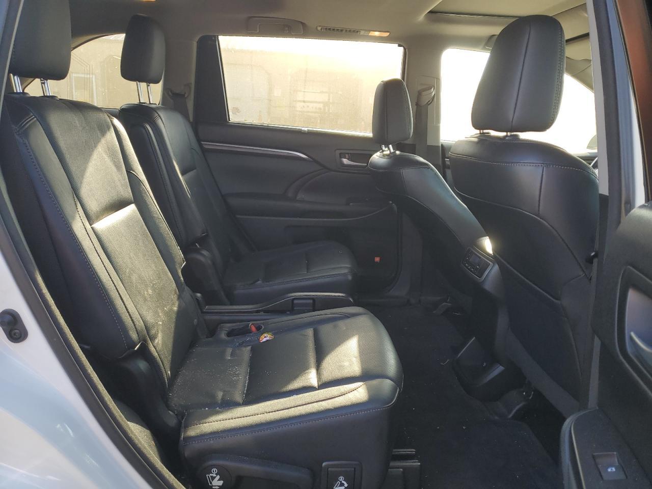 2015 TOYOTA HIGHLANDER