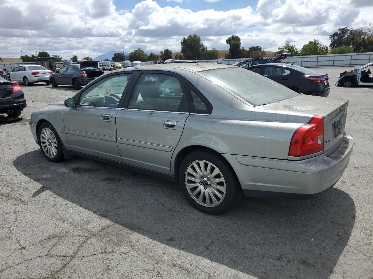2004 VOLVO S80