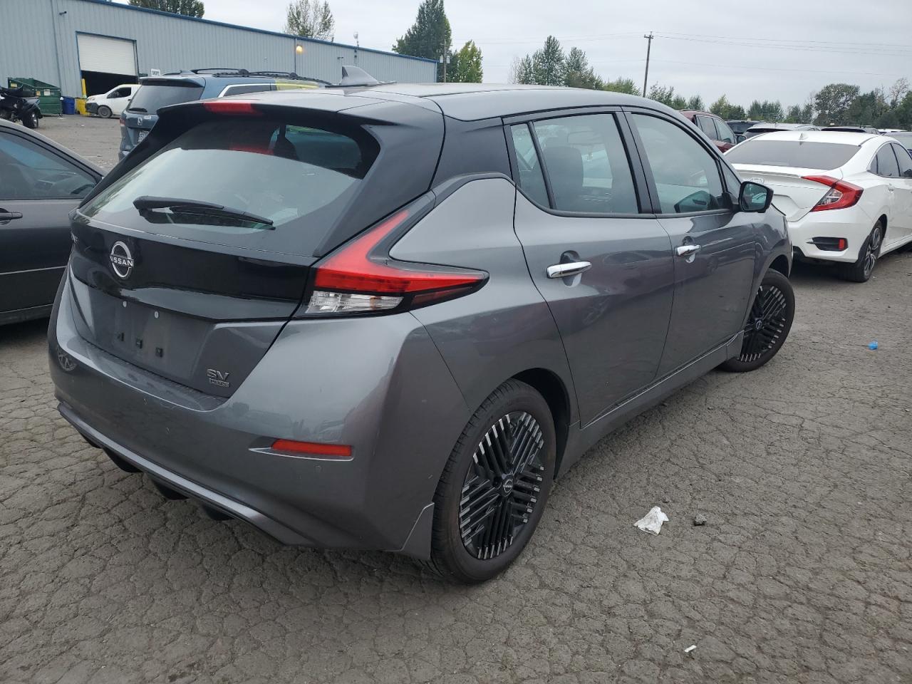 2025 NISSAN LEAF