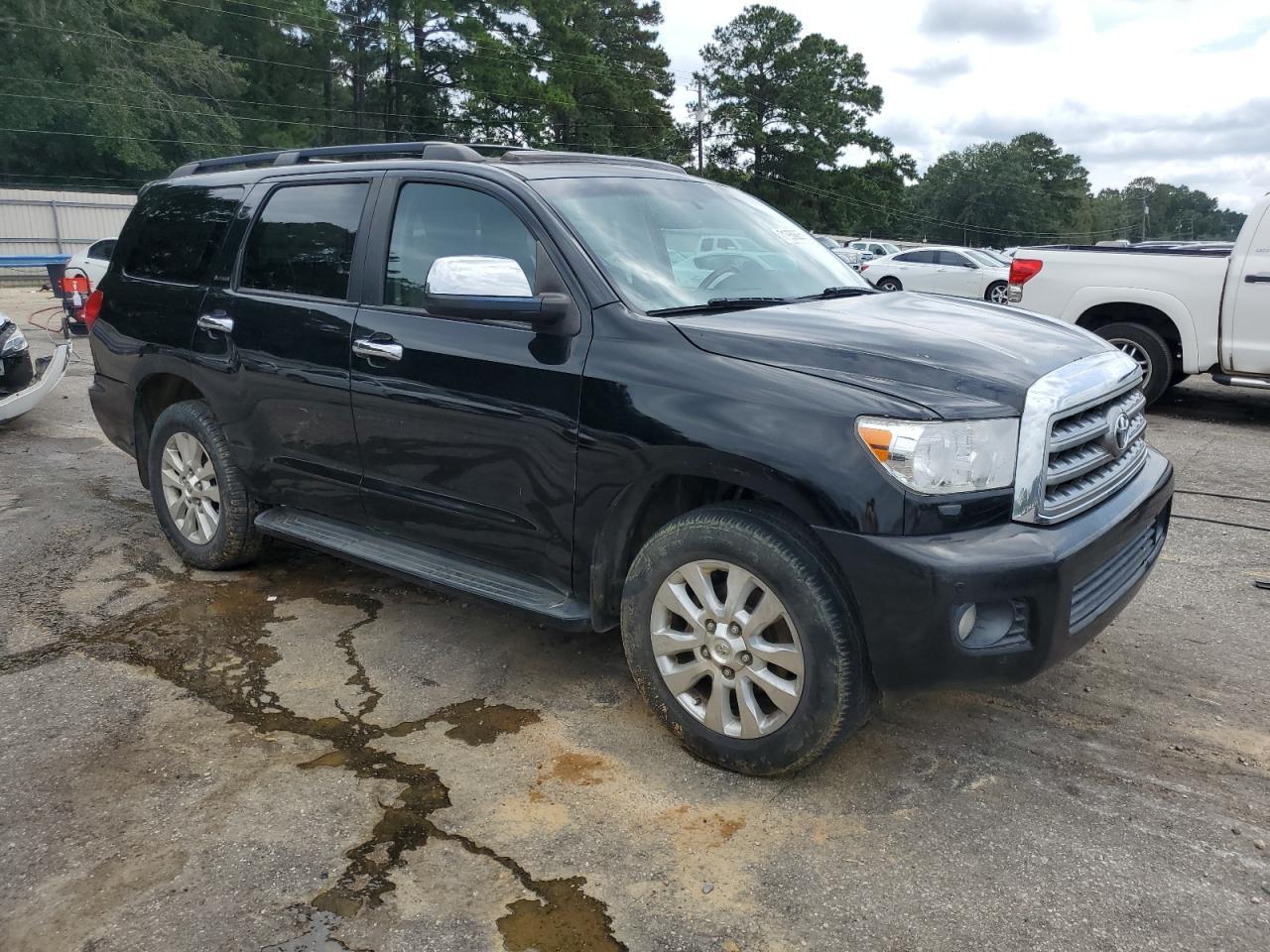 2011 TOYOTA Sequoia