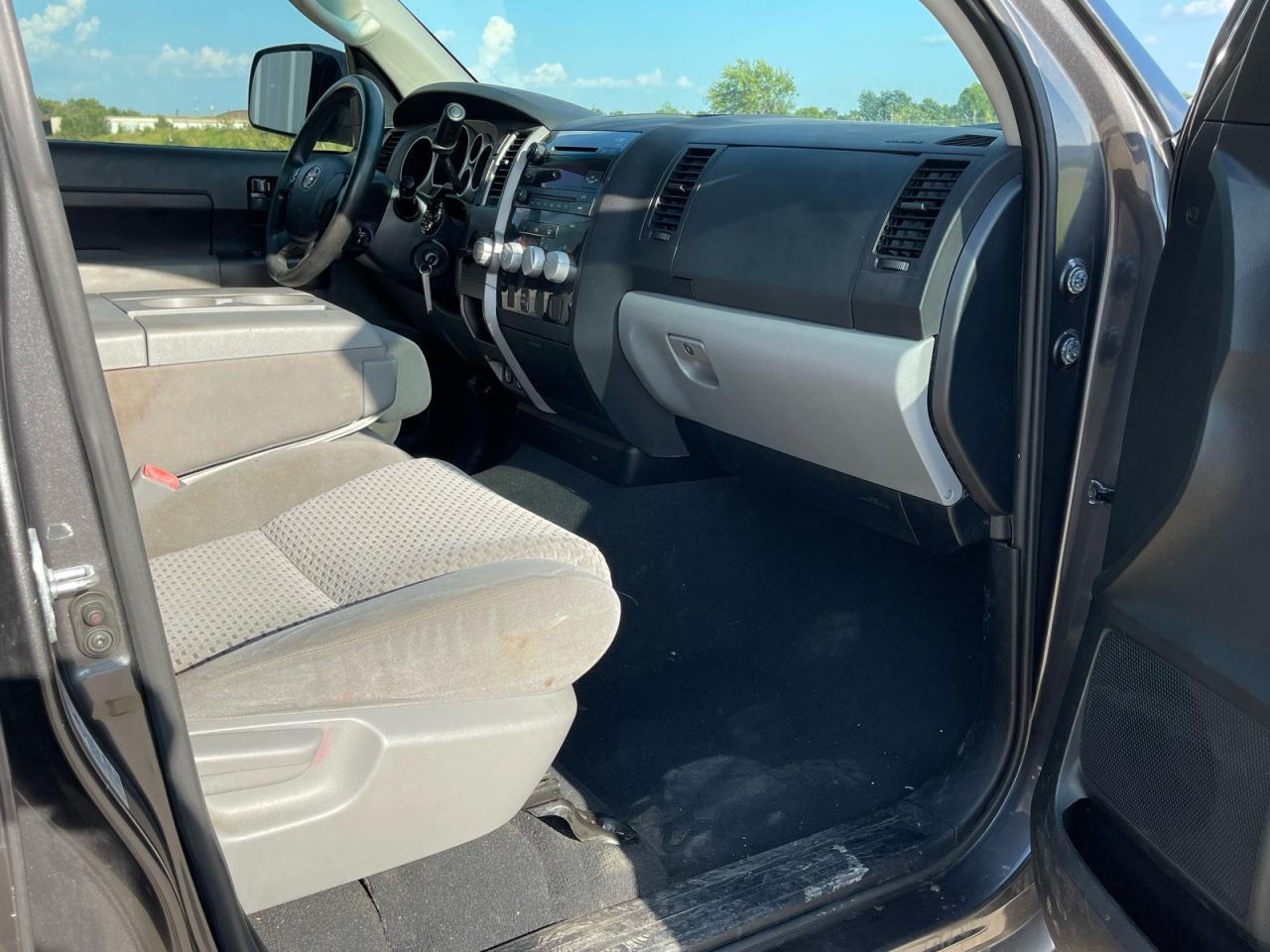 2012 TOYOTA TUNDRA