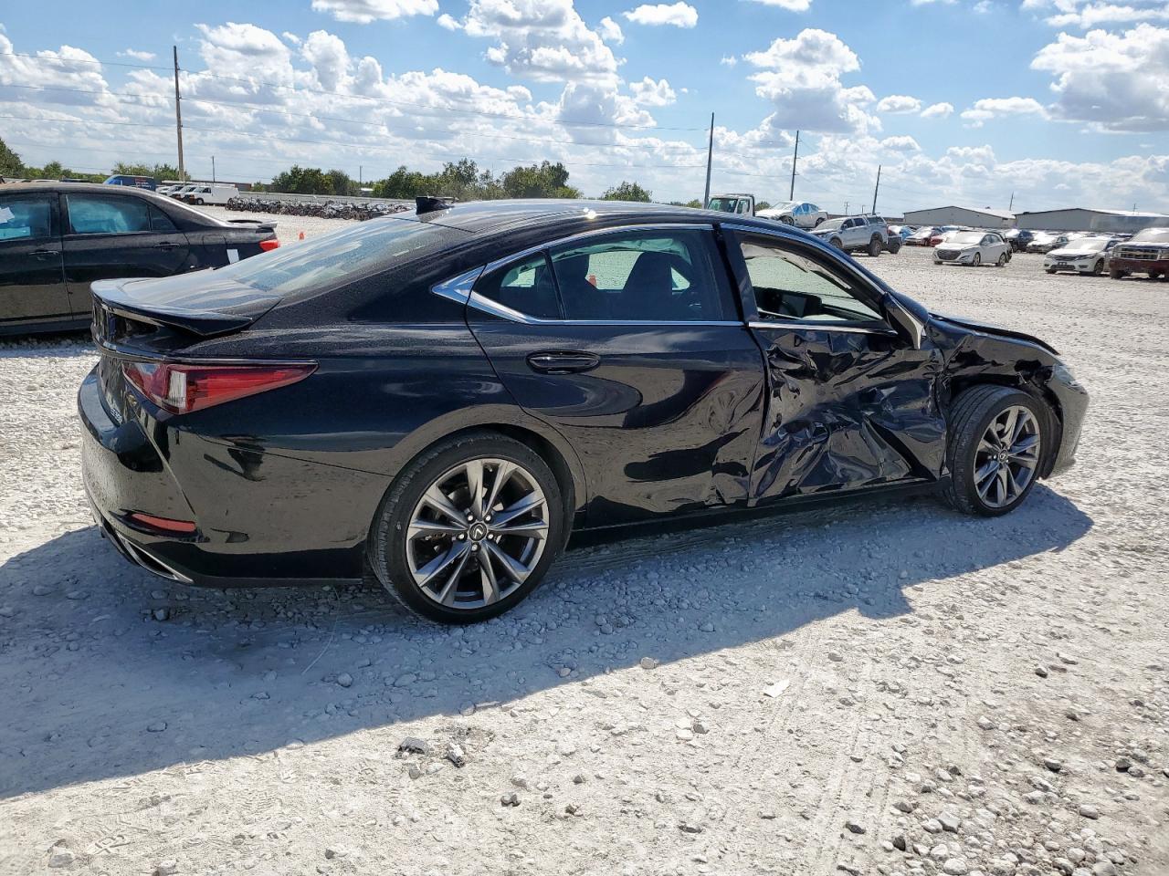 2020 LEXUS Es