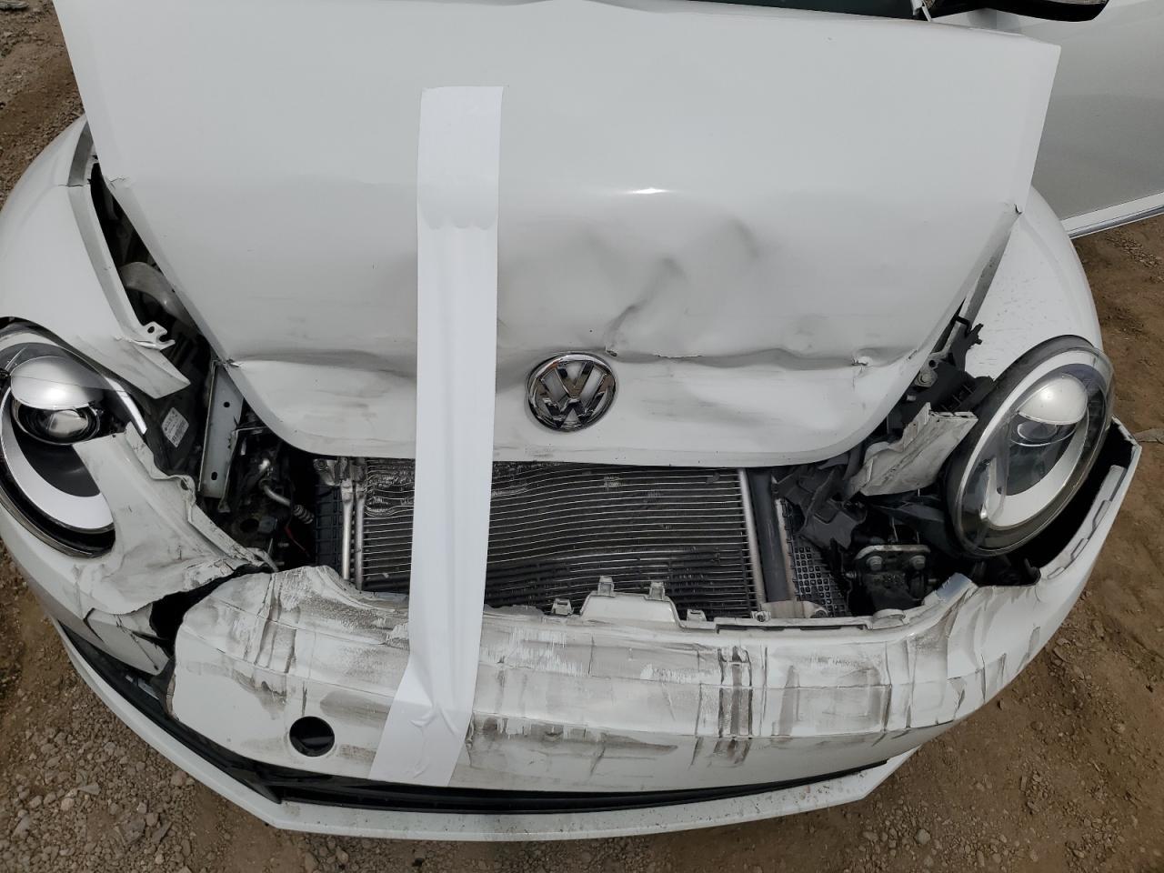 2016 VOLKSWAGEN Beetle
