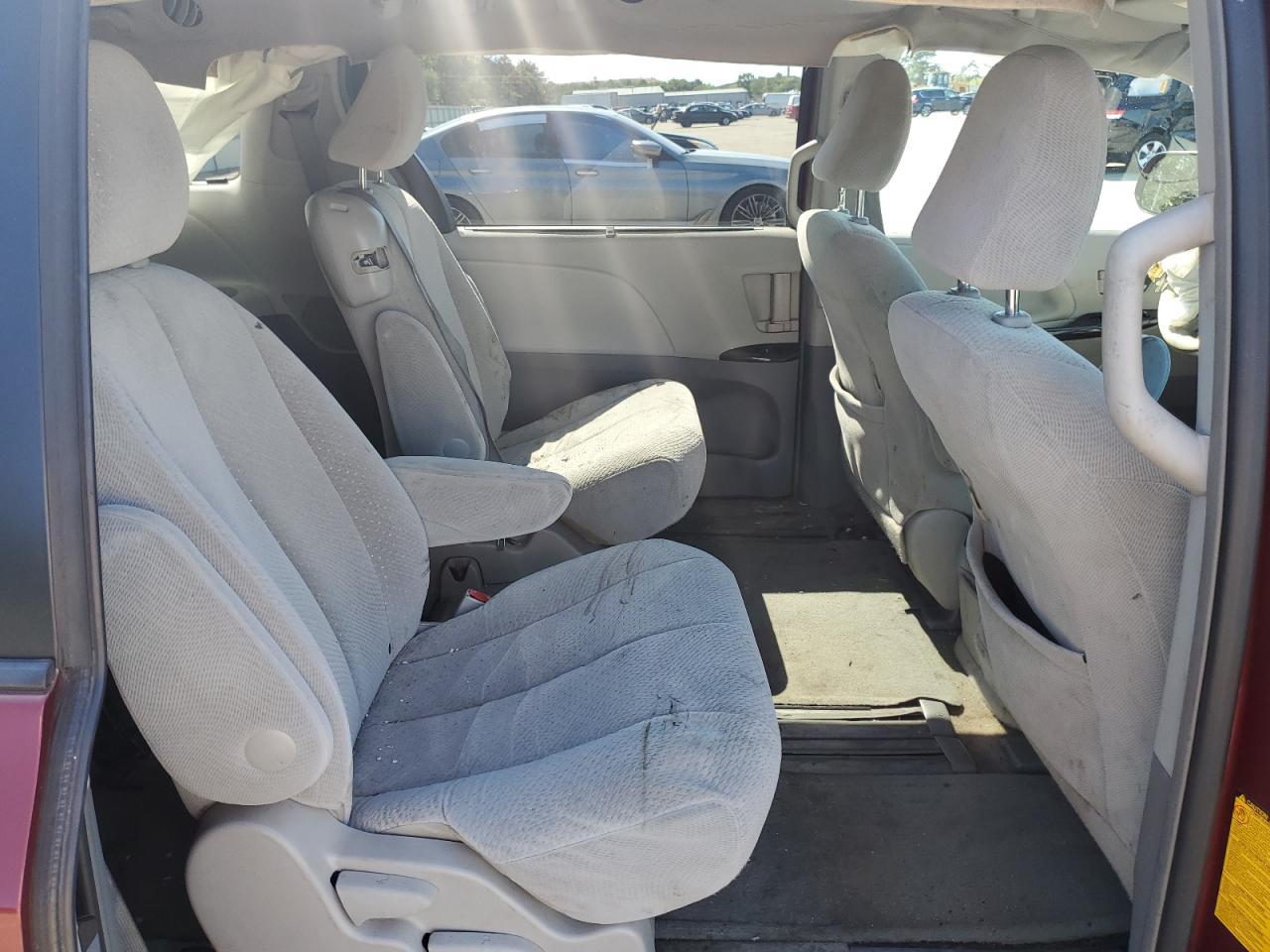 2014 TOYOTA SIENNA