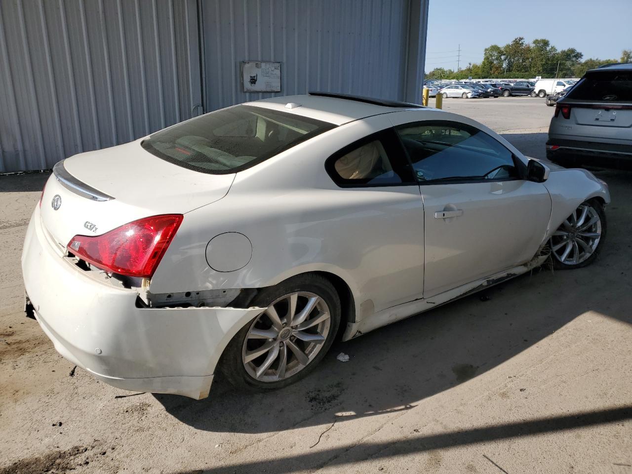 2011 INFINITI G37