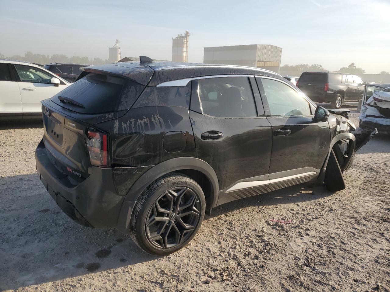 2025 NISSAN KICKS