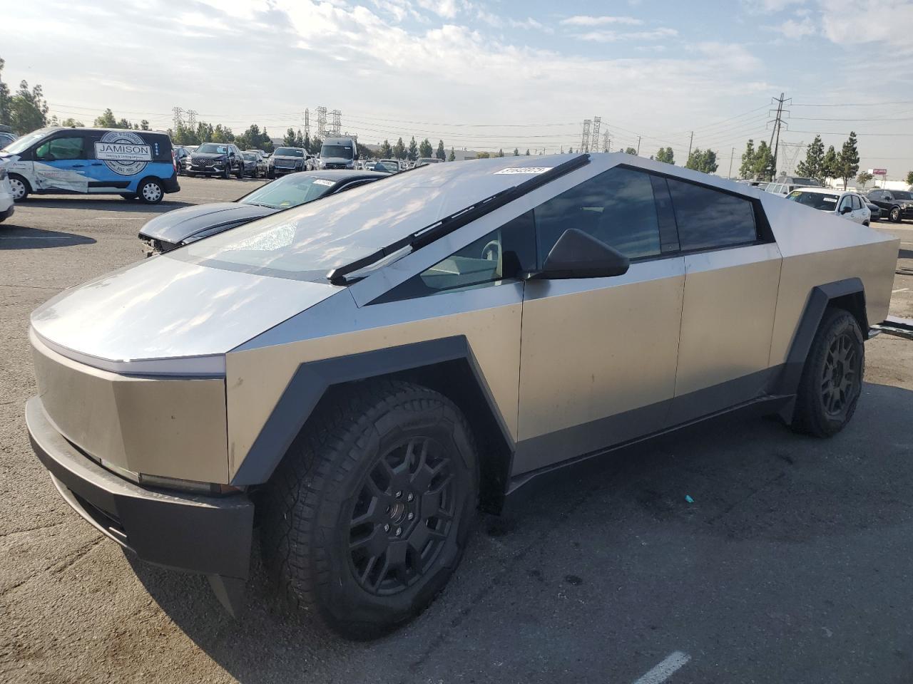 2025 TESLA Cybertruck
