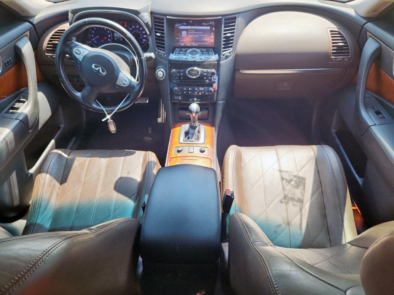 2015 INFINITI QX70