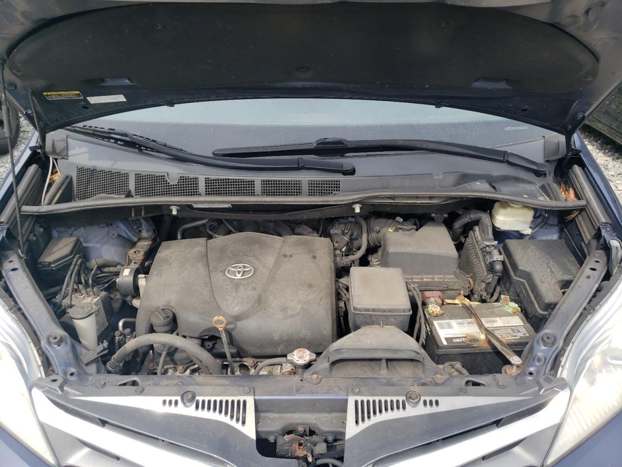 2018 TOYOTA SIENNA