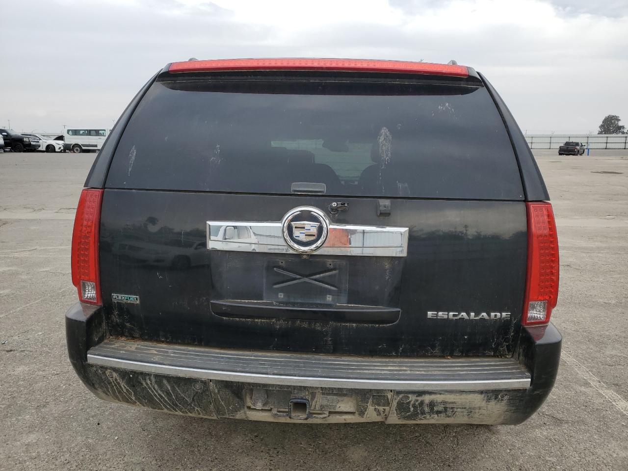 2011 CADILLAC ESCALADE