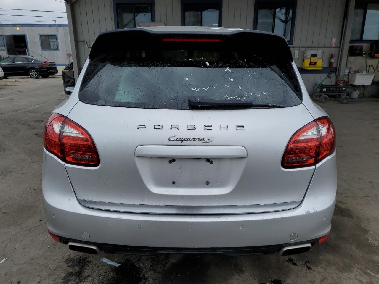 2012 PORSCHE CAYENNE