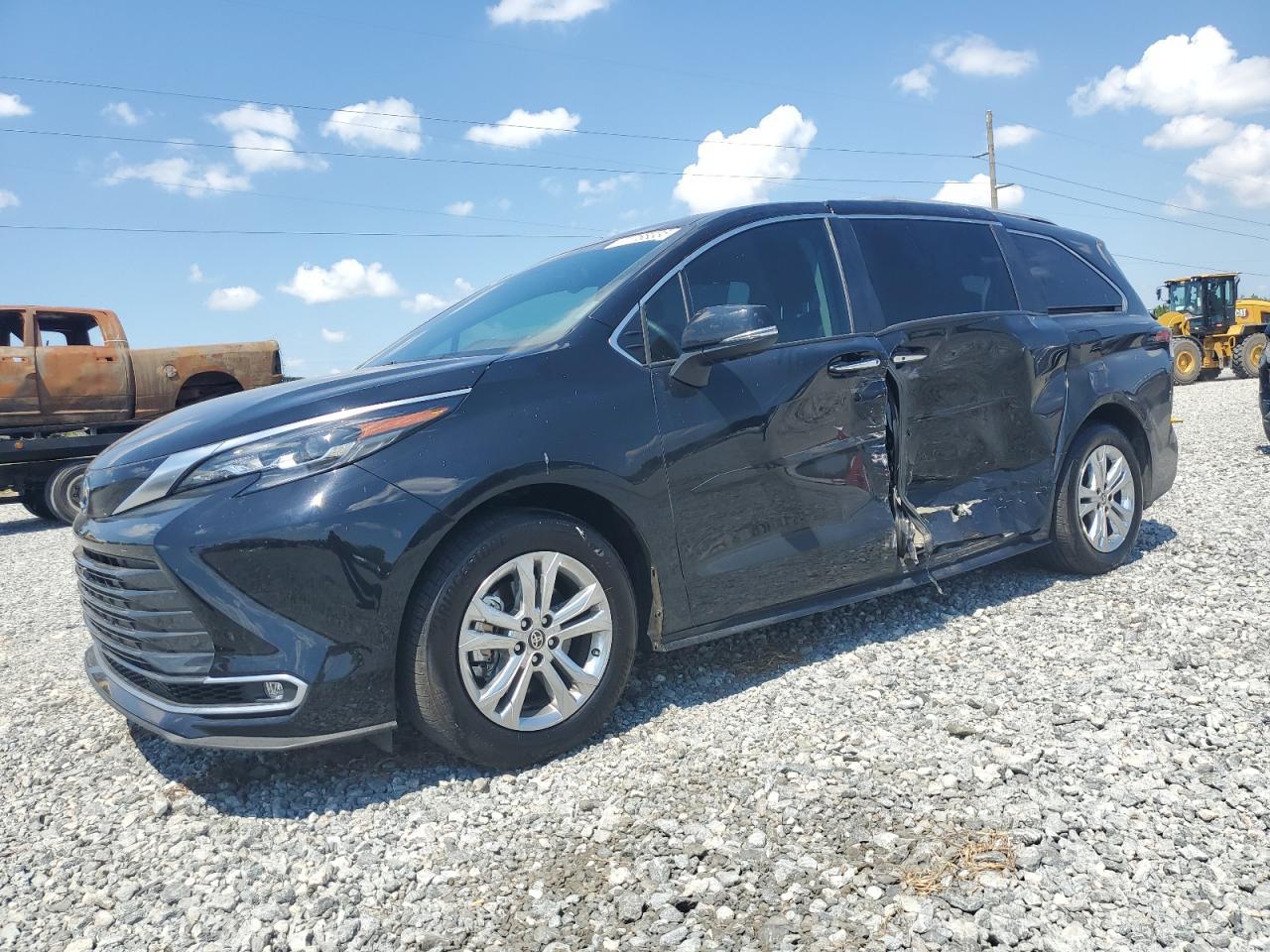 2024 TOYOTA SIENNA