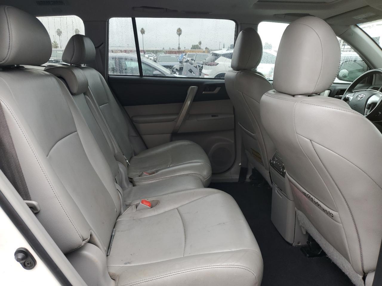 2013 TOYOTA HIGHLANDER