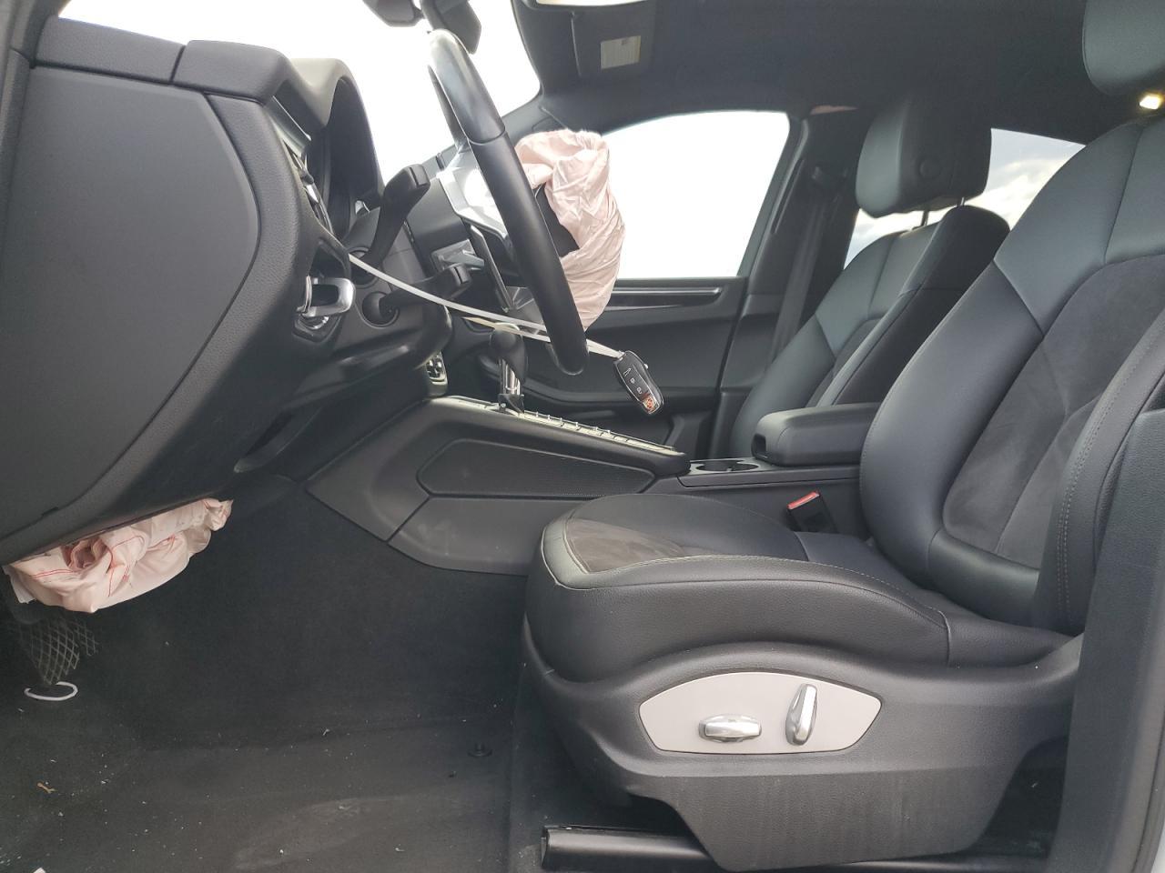 2019 PORSCHE Macan