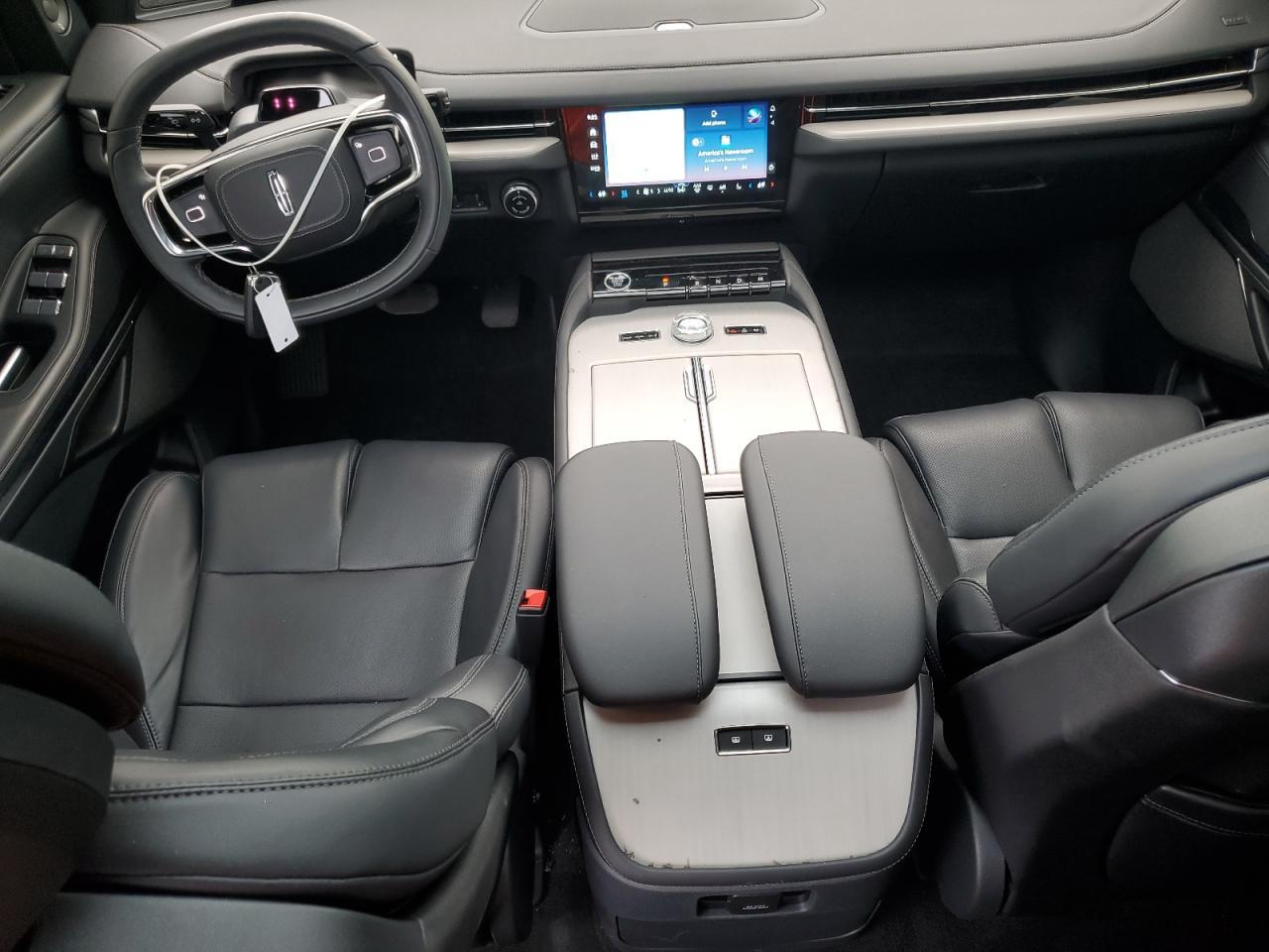 2025 LINCOLN Navigator